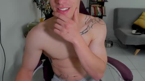 Snapshot of juanisimo_ chatting on 05-24-26, 03:39 JUANISIMO online show from 05-24-26, 03:39