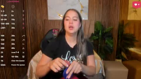 Snapshot of juanita_tay chatting on 05-02-26, 11:37 JUANITA online show from 05-02-26, 11:37
