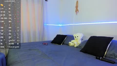 Blue online show from 02-07-25, 04:14