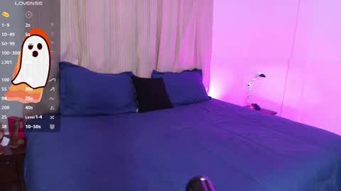 Blue online show from 10-06-25, 04:04