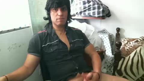 Snapshot of juanito2727 chatting on 11-16-25, 02:00 amor online show from 11-16-25, 02:00