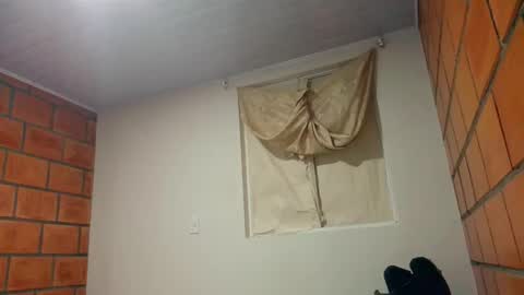 juankikplolol online show from 10-05-25, 03:05