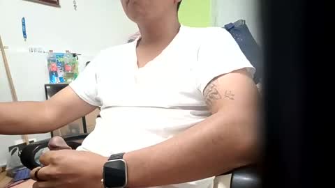 Snapshot of juankno658097 chatting on 09-17-25, 05:09 Cherry Bombon online show from 09-17-25, 05:09