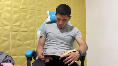 Snapshot of juanperez1999777 chatting on 10-17-25, 06:32 juanperez1999777 online show from 10-17-25, 06:32