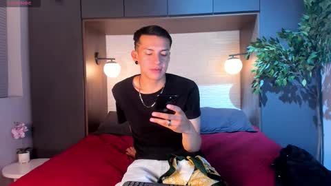 Snapshot of juanse_colling chatting on 03-13-26, 08:15 Juanse Colling online show from 03-13-26, 08:15