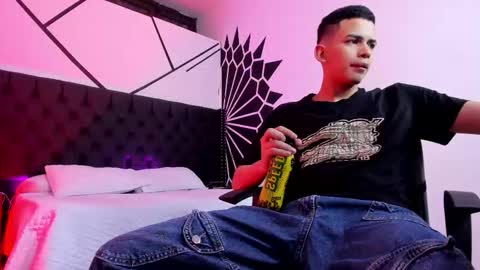 Snapshot of juansixx_ chatting on 10-20-25, 04:02 Juan online show from 10-20-25, 04:02