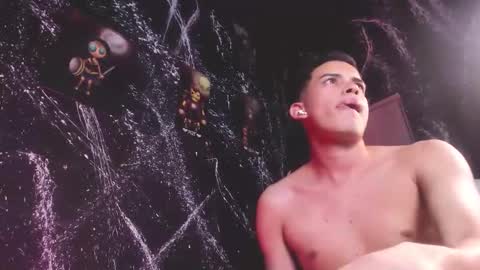 Snapshot of juansixx_ chatting on 11-05-25, 11:05 Juan online show from 11-05-25, 11:05