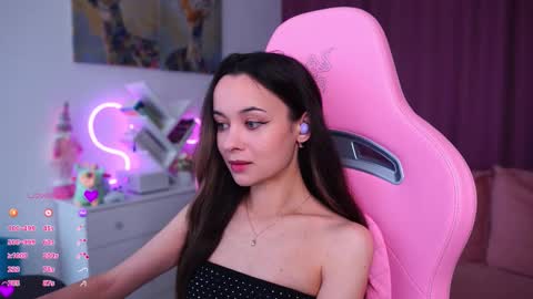 Angelina online show from 10-15-25, 11:10