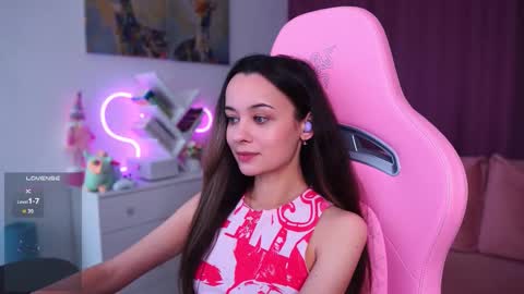 Snapshot of juicy___angel chatting on 10-29-25, 11:23 Angelina online show from 10-29-25, 11:23