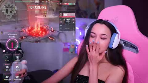 Snapshot of juicy___angel chatting on 02-10-26, 02:43 Angelina online show from 02-10-26, 02:43