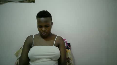 Snapshot of juicy_bella2 chatting on 09-23-25, 07:28 juicy_bella2 online show from 09-23-25, 07:28