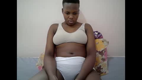 Snapshot of juicy_bella2 chatting on 09-24-25, 10:29 juicy_bella2 online show from 09-24-25, 10:29