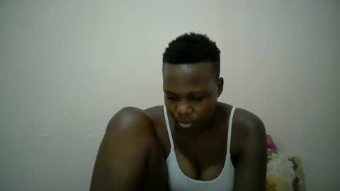 Snapshot of juicy_bella2 chatting on 09-30-25, 10:37 juicy_bella2 online show from 09-30-25, 10:37