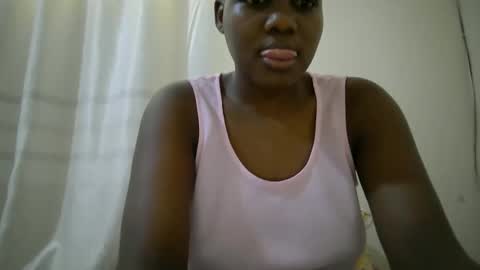 Snapshot of juicy_bella2 chatting on 10-17-25, 09:56 juicy_bella2 online show from 10-17-25, 09:56