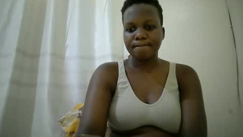 Snapshot of juicy_bella2 chatting on 10-20-25, 07:42 juicy_bella2 online show from 10-20-25, 07:42