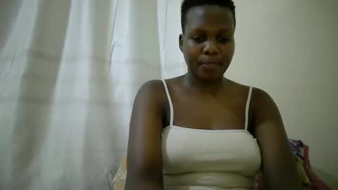 Snapshot of juicy_bella2 chatting on 10-20-25, 07:47 juicy_bella2 online show from 10-20-25, 07:47