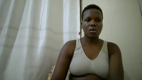 Snapshot of juicy_bella2 chatting on 10-24-25, 03:58 juicy_bella2 online show from 10-24-25, 03:58