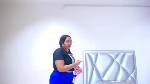 juicy_bignipples18 online show from 01-07-25, 01:57