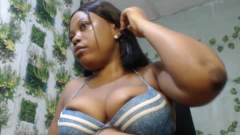 Snapshot of juicy_gold22 chatting on 01-05-25, 10:19 Mariagold online show from 01-05-25, 10:19