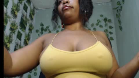 Snapshot of juicy_gold22 chatting on 02-04-25, 03:00 Mariagold online show from 02-04-25, 03:00