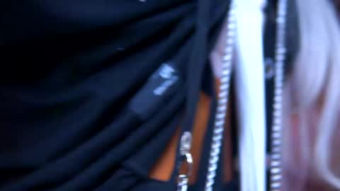Snapshot of juicy_jessye chatting on 05-12-26, 07:55 Jessye online show from 05-12-26, 07:55