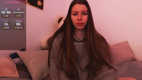 Snapshot of juicy_mystery chatting on 01-06-25, 12:35 laura online show from 01-06-25, 12:35