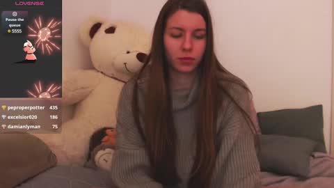 Snapshot of juicy_mystery chatting on 01-11-25, 01:32 laura online show from 01-11-25, 01:32