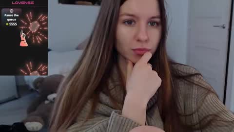 Snapshot of juicy_mystery chatting on 01-15-25, 10:27 laura online show from 01-15-25, 10:27