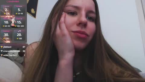 Snapshot of juicy_mystery chatting on 02-09-25, 06:05 laura online show from 02-09-25, 06:05