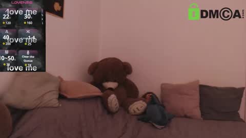 Snapshot of juicy_mystery chatting on 02-22-25, 10:29 laura online show from 02-22-25, 10:29