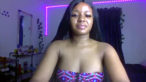 Snapshot of juicy_pussy1122 chatting on 10-24-25, 08:00 Emily online show from 10-24-25, 08:00