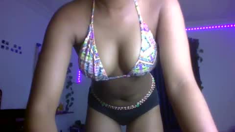Snapshot of juicy_pussy1122 chatting on 10-26-25, 07:36 Emily online show from 10-26-25, 07:36