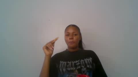 Snapshot of juicy_pussy1122 chatting on 11-19-25, 11:43 Emily online show from 11-19-25, 11:43