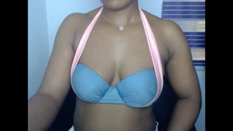 Snapshot of juicycuntx chatting on 10-21-25, 09:43 juicycuntx online show from 10-21-25, 09:43