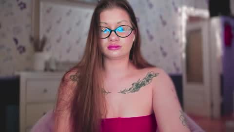 Snapshot of juicyhelenx chatting on 10-30-25, 07:36 Elena online show from 10-30-25, 07:36