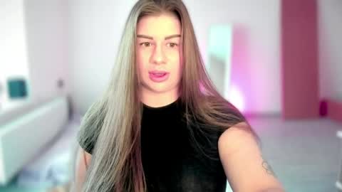 Elena online show from 05-17-26, 03:41