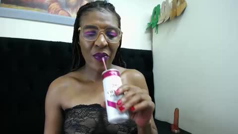 Snapshot of juicykayxxx chatting on 02-13-25, 11:39 Miss Kay online show from 02-13-25, 11:39