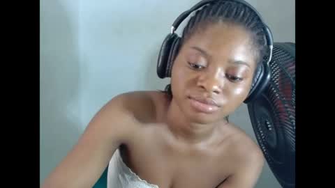 juicynpinkx online show from 04-27-26, 11:08