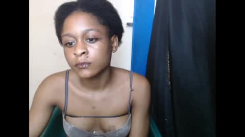 Snapshot of juicynwetx chatting on 02-24-25, 01:21 juicynwetx online show from 02-24-25, 01:21