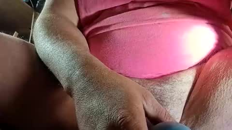 juicyweiner online show from 10-27-25, 06:39