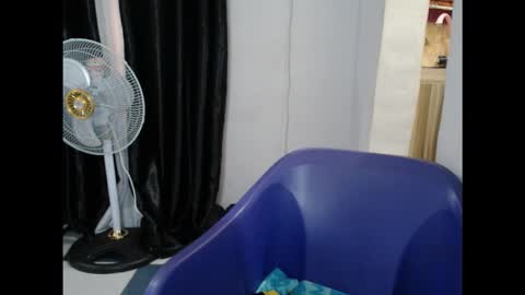 Snapshot of juicyxpink chatting on 09-12-25, 07:19 juicyxpink online show from 09-12-25, 07:19