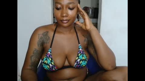 Snapshot of juicyxpink chatting on 11-23-25, 11:37 juicyxpink online show from 11-23-25, 11:37