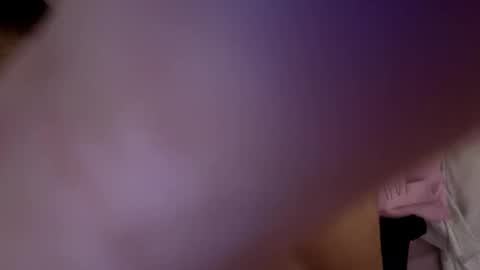 Snapshot of juicyyyyylovely chatting on 12-15-25, 02:54 juicyyyyylovely online show from 12-15-25, 02:54