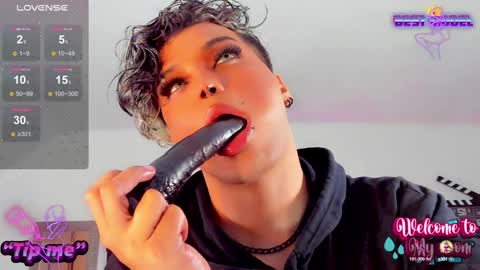 Jujubee online show from 12-14-24, 04:20