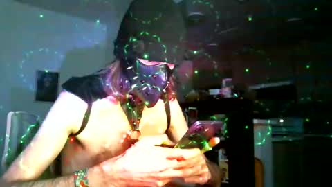 Snapshot of jukeb0x77 chatting on 11-23-25, 05:07 Juk3B0x77 online show from 11-23-25, 05:07