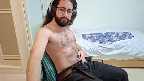Snapshot of jules624983 chatting on 04-14-26, 11:05 Jules online show from 04-14-26, 11:05