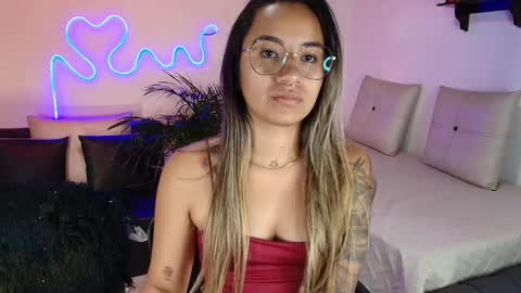 Jules and Gia online show from 02-14-25, 03:00