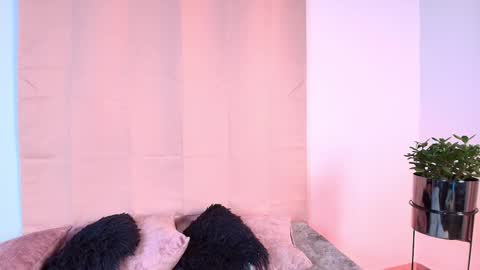 Jules and Gia online show from 10-29-25, 09:55