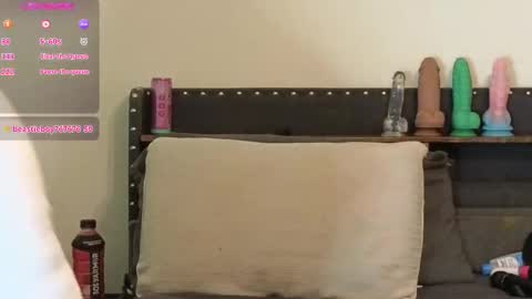 Snapshot of julesssnextdoor chatting on 03-10-26, 06:51 Julesss online show from 03-10-26, 06:51