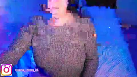 Snapshot of juli_69 chatting on 01-14-25, 02:40  Juliana Torres  online show from 01-14-25, 02:40